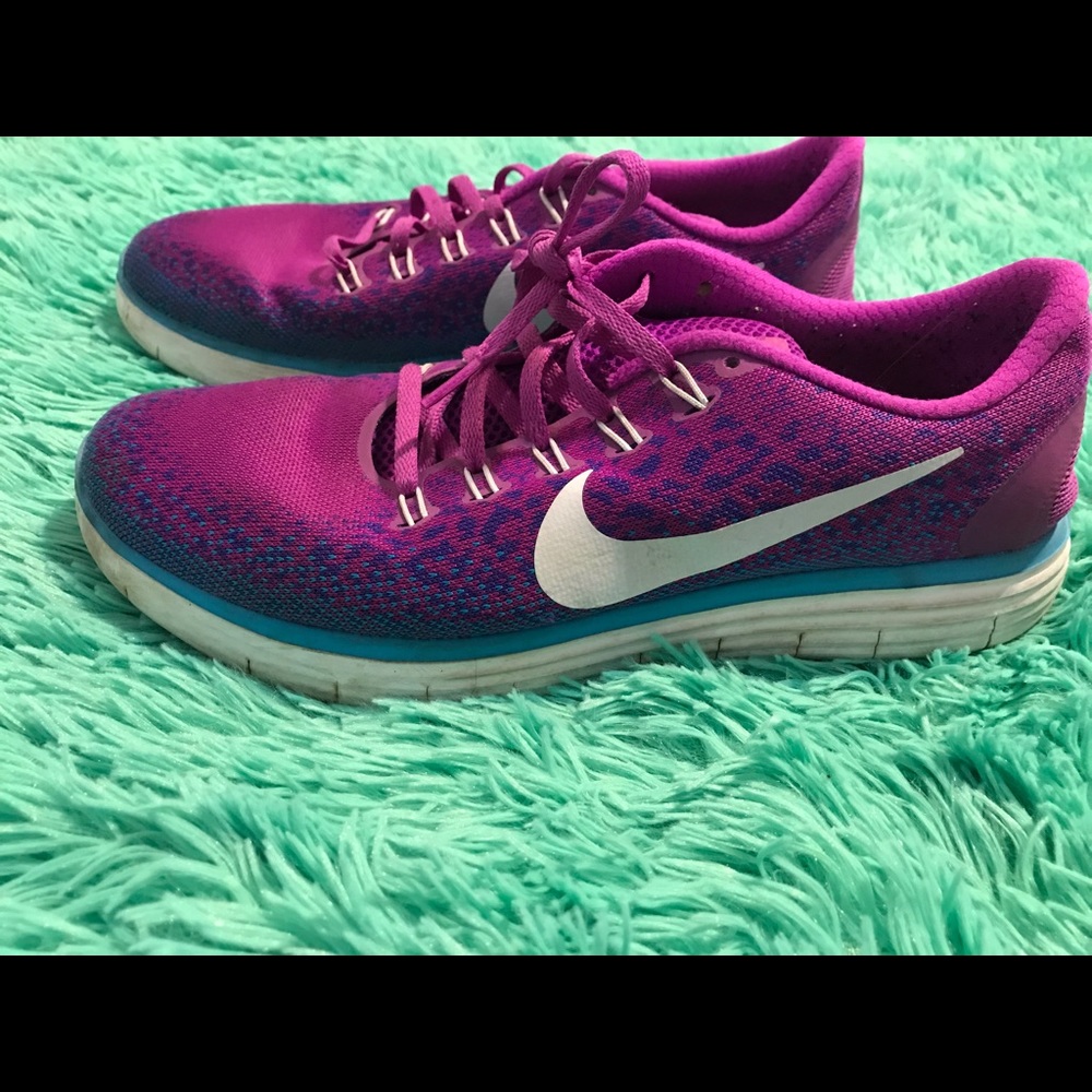 Nike Free Run Athletic Shoes